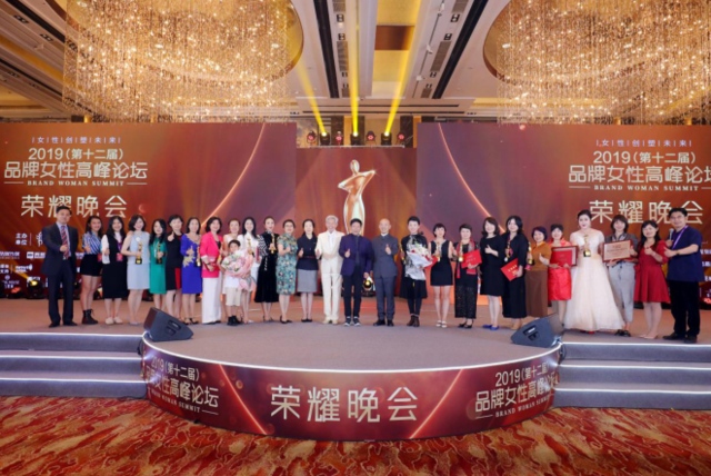 2019中国十大品牌女性之成方圆：经典咏传，用歌声记录时代的灵魂歌者